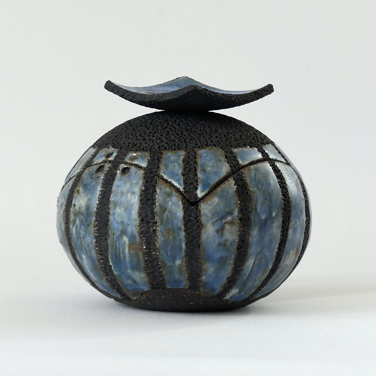Ceramique boite singulière "Bleuet"