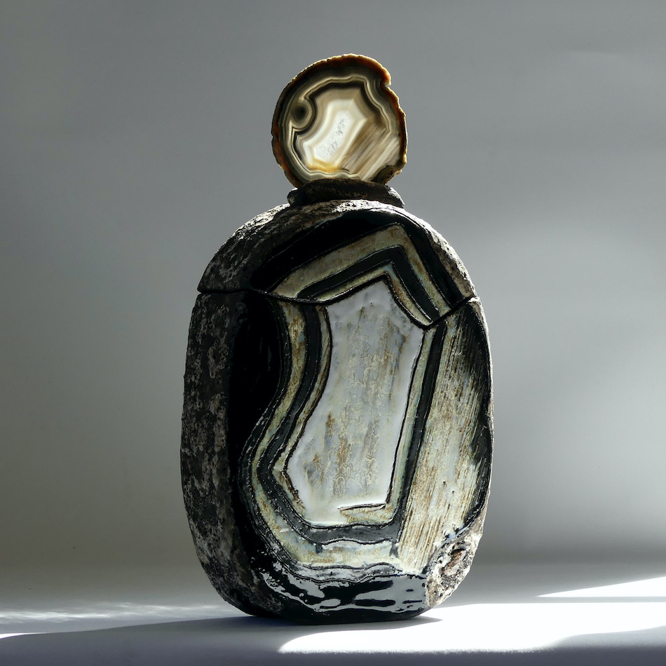 Céramique boite sculptée flacon "Lumière Noire"