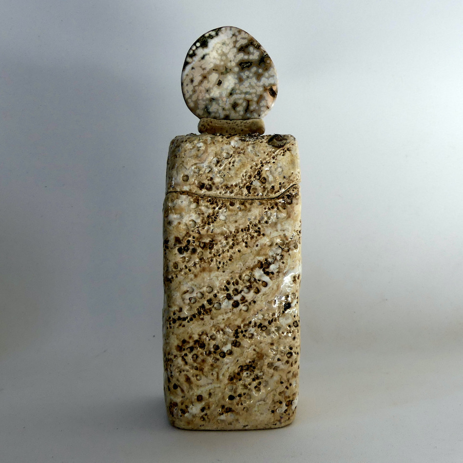 Céramique boite sculptée flacon "Crême de Jaspe"