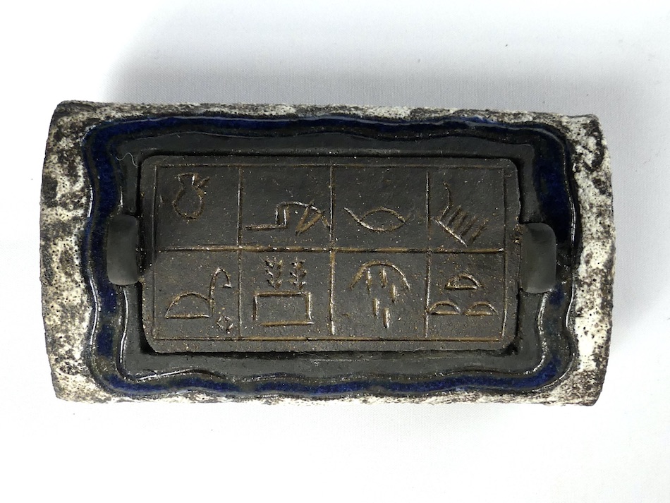Céramique écritures anciennes "Pictogramme Bleu"